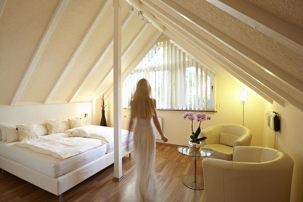 Hotel Bonjour Bad Soden am Taunus Exteriör bild