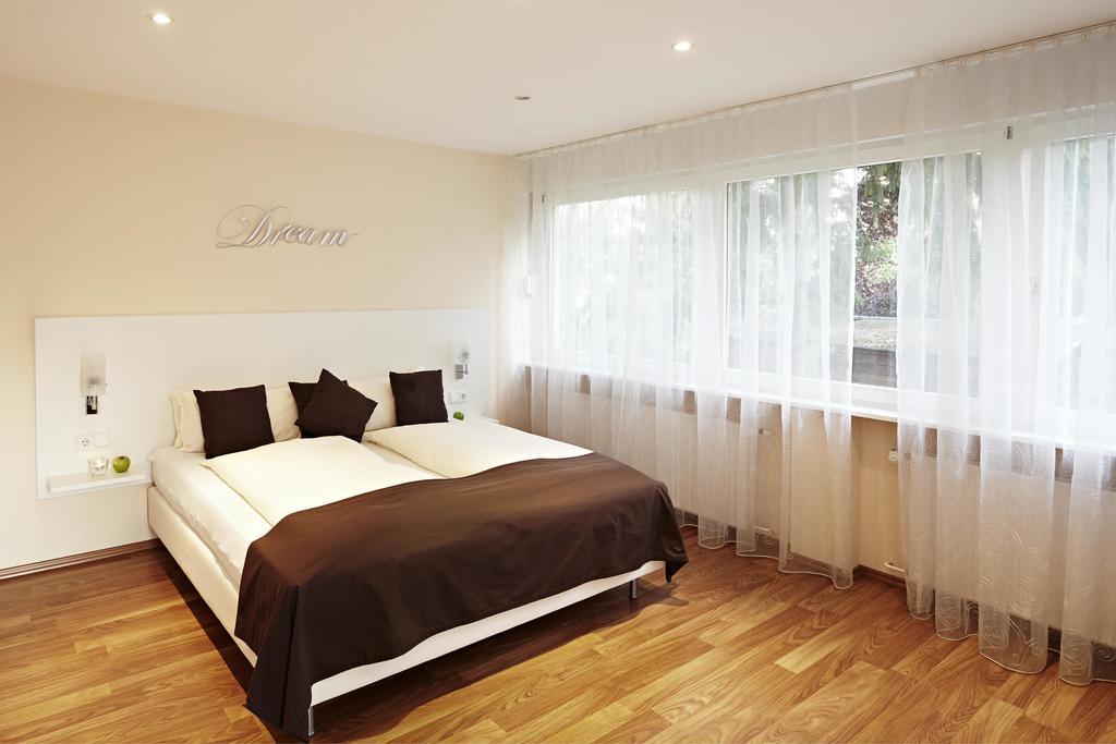 Hotel Bonjour Bad Soden am Taunus Rum bild