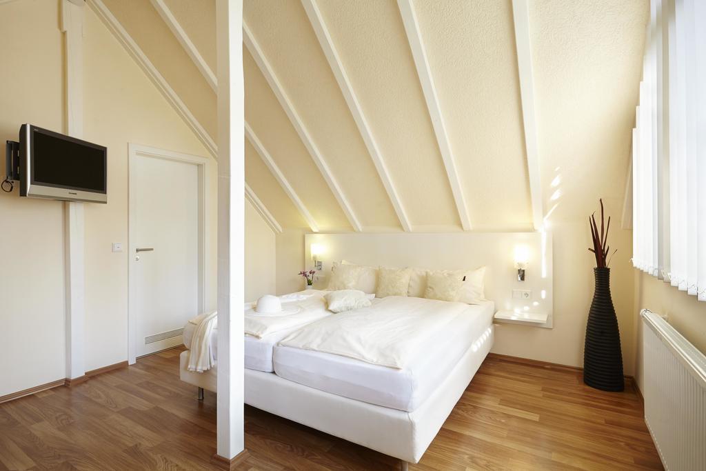 Hotel Bonjour Bad Soden am Taunus Exteriör bild