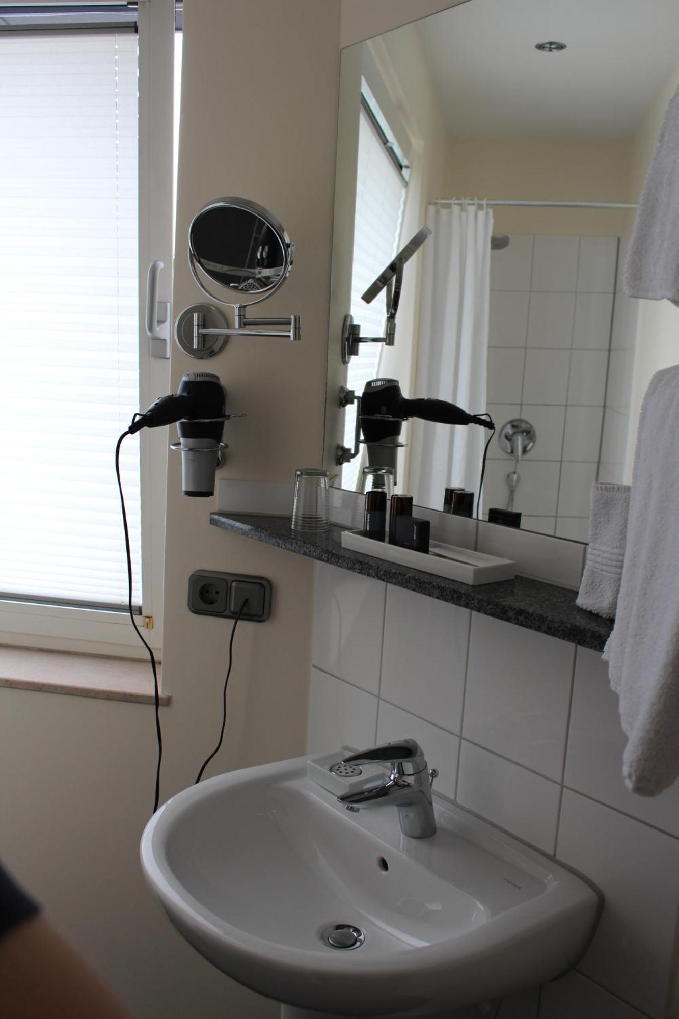 Hotel Bonjour Bad Soden am Taunus Rum bild
