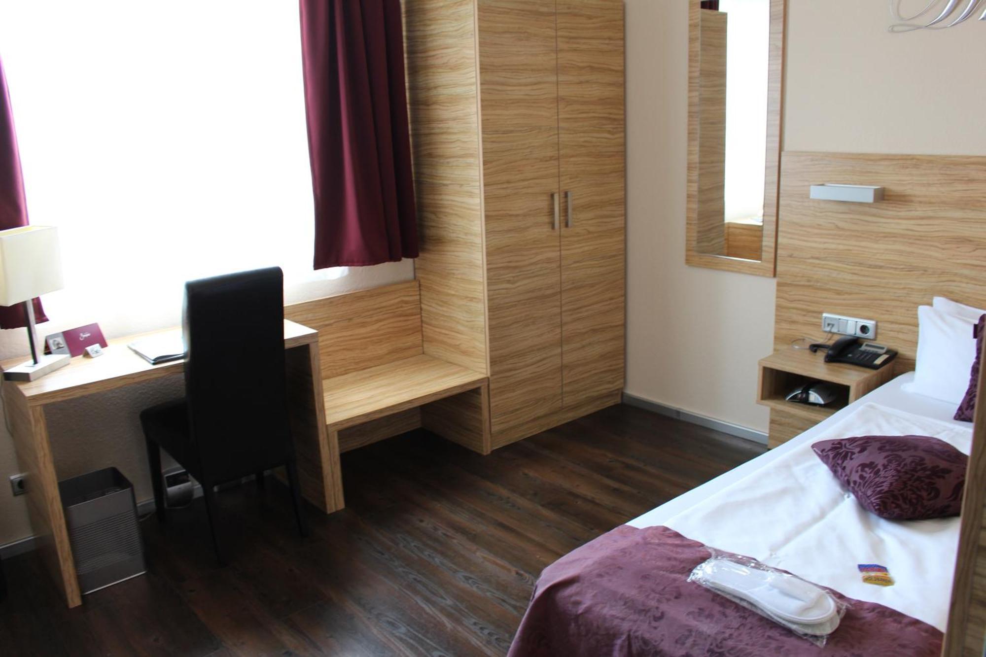 Hotel Bonjour Bad Soden am Taunus Rum bild