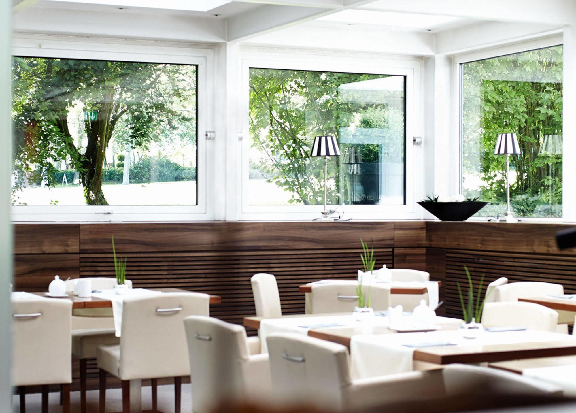 Hotel Bonjour Bad Soden am Taunus Exteriör bild