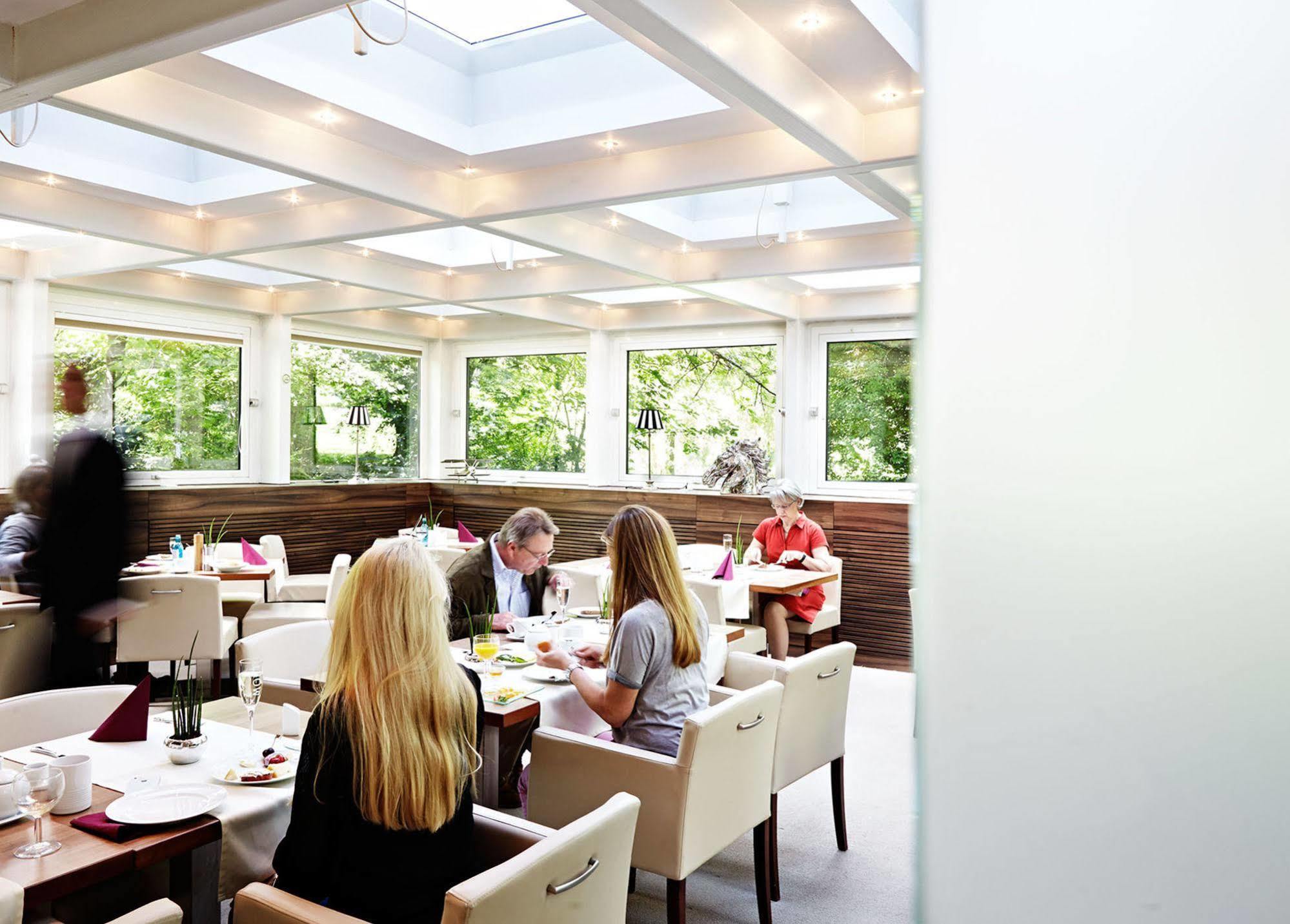 Hotel Bonjour Bad Soden am Taunus Exteriör bild