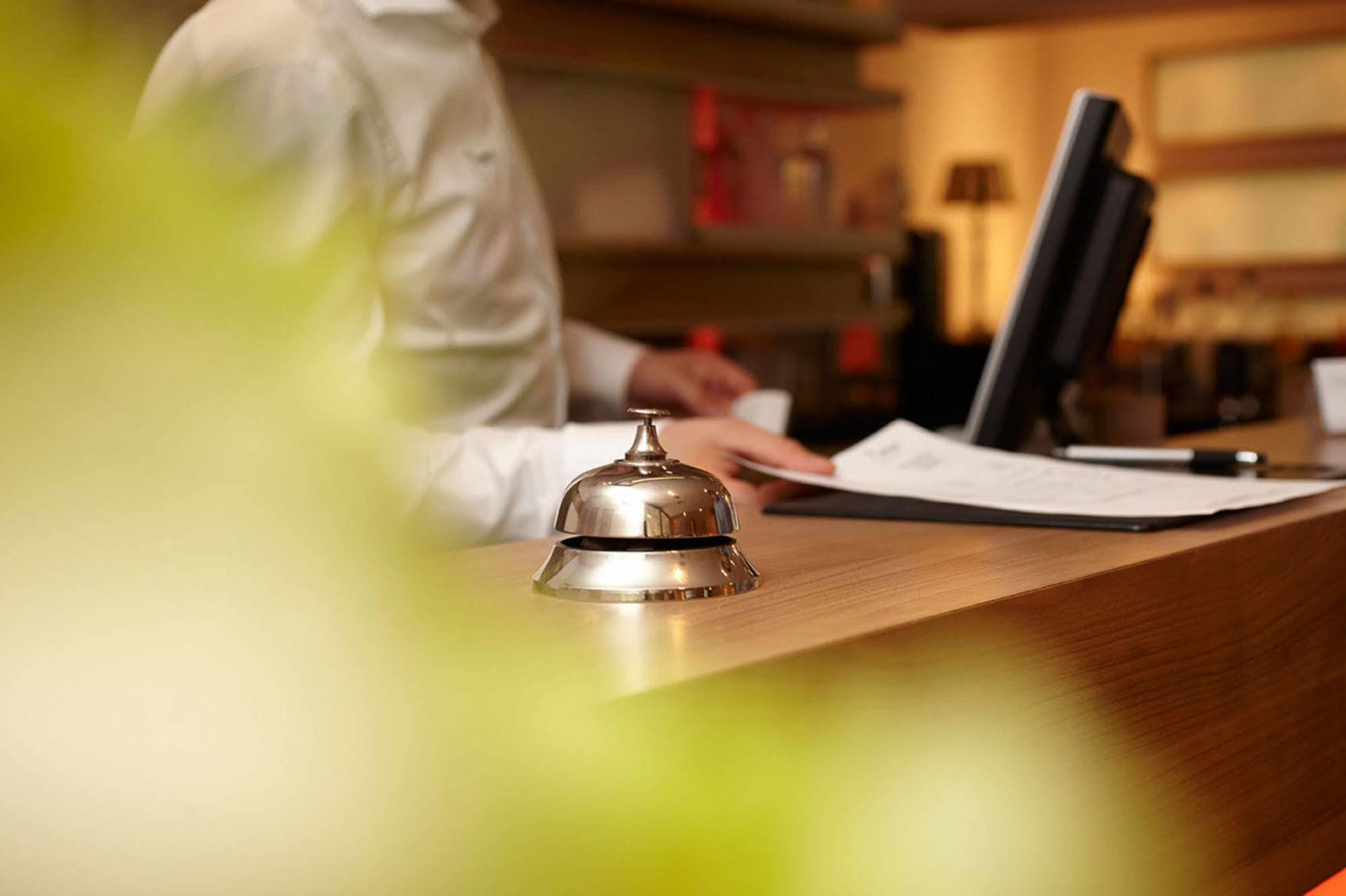 Hotel Bonjour Bad Soden am Taunus Exteriör bild